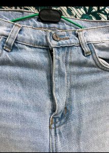 Ripped Knee Jeans With Free Gift 🎁