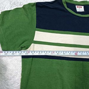 42 Size T Shirt Levis