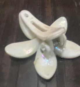 Lip Gloss - Mocha ( WITH FREE FLOWER CLUTCHER)