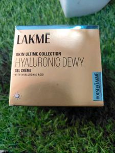 Lakme Hyaluronic Dewy Creme