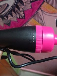 THE ONE STEP HAIR BRUSH