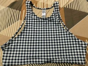 🖤 White Gingham Cropped Halter Top! 🤍