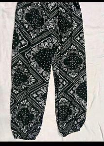 Boho Pants / Paisley Print ElasticWaist Pant