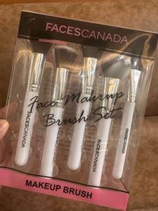 Faces Canada Makeup Brush Set - Unused