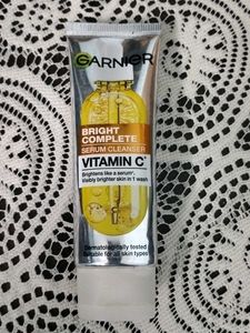 Garnier Vitamin C Bright Complete Cleanser