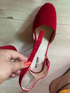 Lv Red Pointed Toe Heels , Stylish Colour Heel