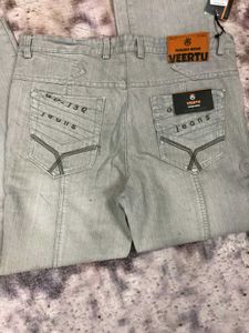Veertu Gray Wash Jeans