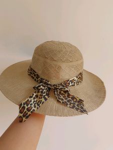 STYLISH HAT WITH BOW
