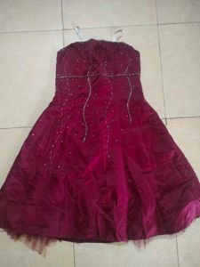 Katrina Kaif 20's Maroon Dress 🫖🍫🌹