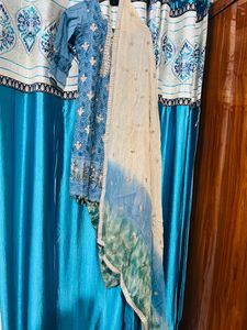 Pakistani Suit With Beautiful Dupatta