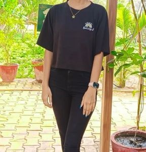 Cute Cropped Graphic T-Shirt