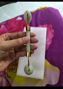 Green Derma Jade Roller