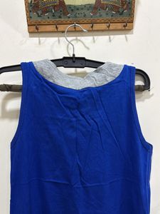 Pretty high low blue top 🦋