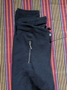 Black Jeggings with side zip 🌟