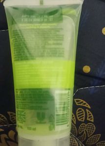 Simple Refreshing Facial Wash