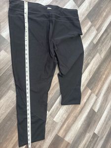 Athletic Capri Leggings