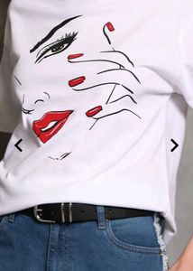 Trendy White Graphic Tee