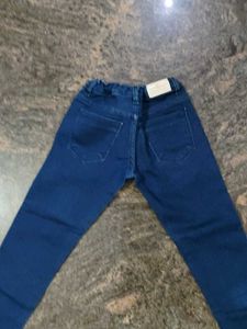 Girls&#39;s Blue Jeans