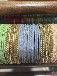 Pretty Bangles for all Traditional Functions