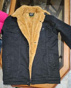 BALCK DENIM JACKET  WITH WARM FURRS