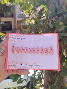 Press On nails