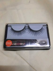 Eyelashes With Glue