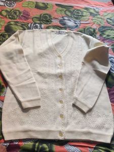 Vintage Cream Cardigan in woolen style 👘