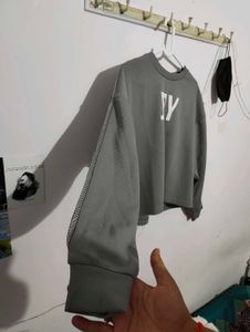 JDY Crop Top - Stylish and Trendy