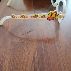 Kids Butterfly Sunglasses in Vincent Chase case