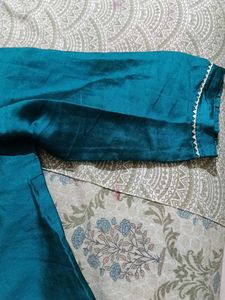 Floral Embroidered Kurtis (2)