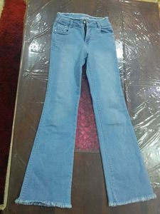 Chic Top & Jeans Outfit