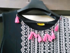 Black Sleeveless Top