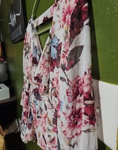 PINTERESTY FLORAL PRINT TOP