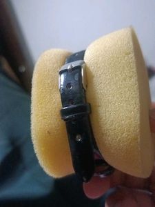 woman&#39;s watch