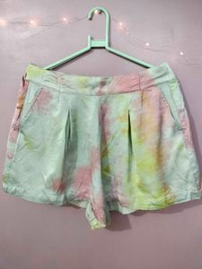 TIE-DYE SHORTS (BEACH VACATION)