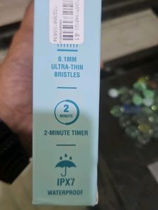 Closeup Sonic Expert Electric Toothbrush