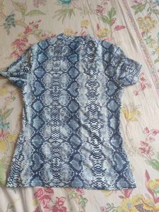 Stylish Snakeskin Print Top