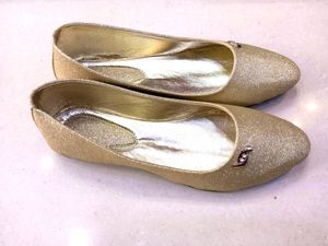 Golden Sparkling Bellies For Women..Size-41....25-26cm..