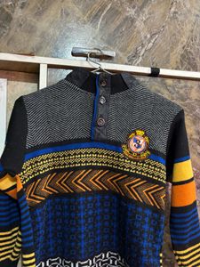 Stylish Patterned Knit Sweater