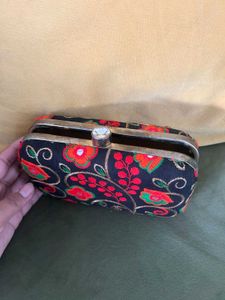 Floral clutch