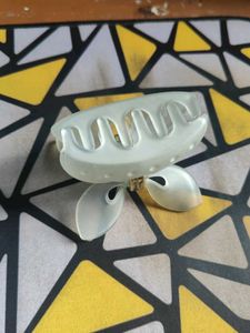 Stylish Hair Clip Set – Floral &amp; Modern
