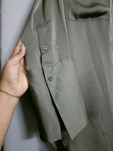 H&amp;M Satin Button-Down Shirt 💚