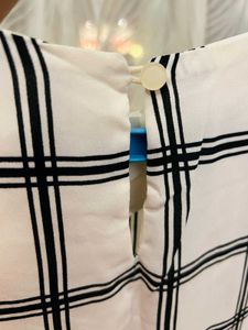 Checkered korean Top