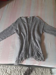 Stylish Sweater T-shirt Rearlu Used Onc Withou