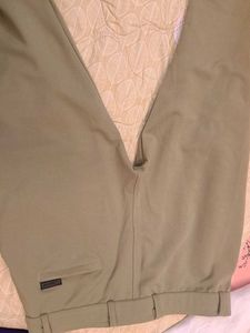 Casual olive green pant
