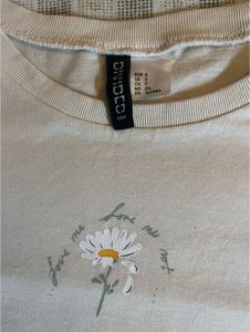 Cute Daisy Graphic Tee