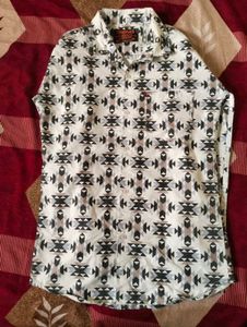 Patterned Button Down Shirt (Size-M)