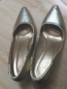 Gold Pointed Toe Heels