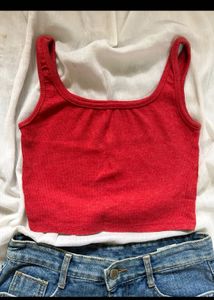 cute red tank top🍭