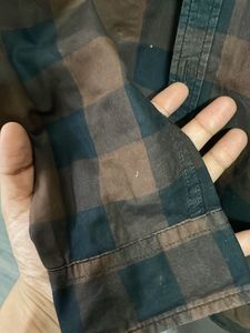 Roadster Checks Brown Black Solid Shirt
